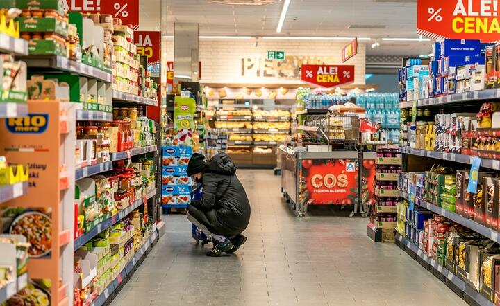 Podwyżka stawki VAT na żywność z 0 do 5 proc. przyniesie 4-proc. wzrost cen w sklepach / autor: Fratria / AS