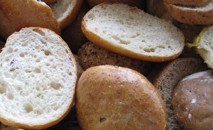 Polacy jedzą mniej chleba. Piekarze uważają, że chleb winien kosztować więcej