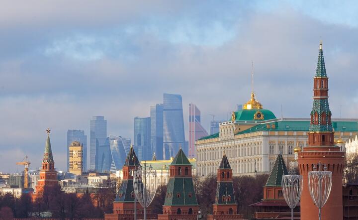 Kreml, Moskwa, w tle centrum finansowe / autor: Pixabay