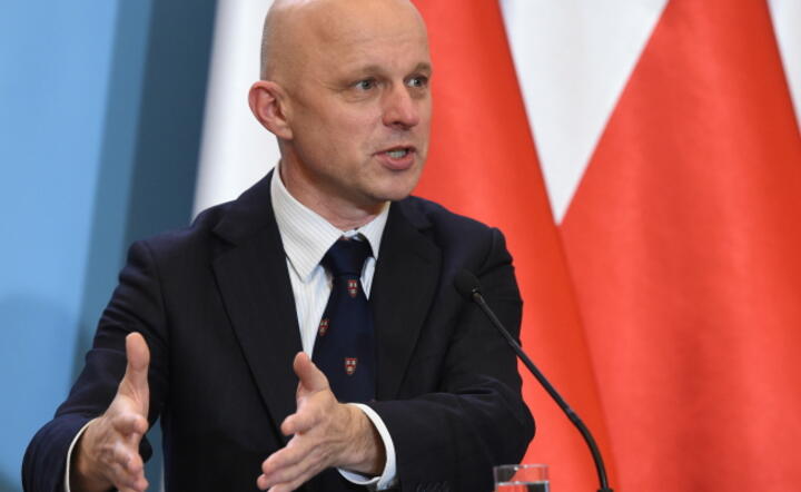 Minister finansów Paweł Szałamacha na briefingu w MF, fot. PAP/Radek Pietruszka