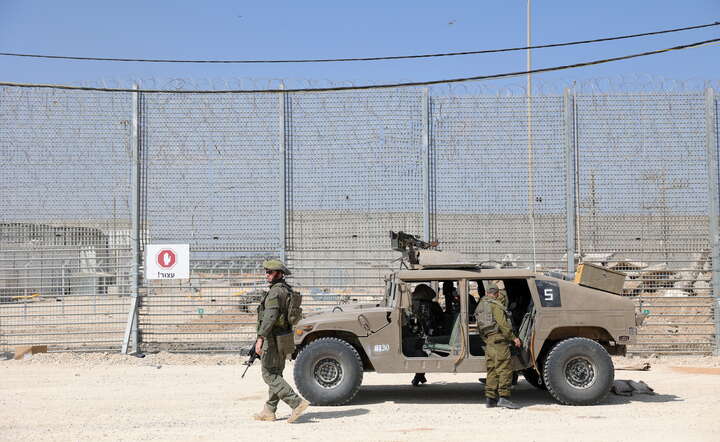 Wojsko Izraela przy granicy ze Strefą Gazy / autor: PAP/EPA/ABIR SULTAN
