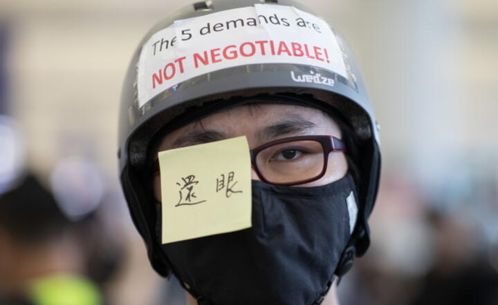 Protesty, lotnisko HK / autor: PAP/EPA
