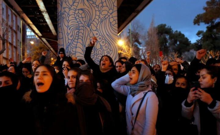 Protesty w Teheranie  / autor: PAP/EPA/ABEDIN TAHERKENAREH