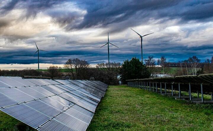 zielona energia / autor: Cleaner Energy / Twitter