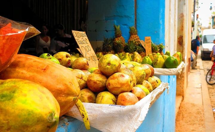 Stoisko z owocami na ulicach Hawany / autor: Pixabay