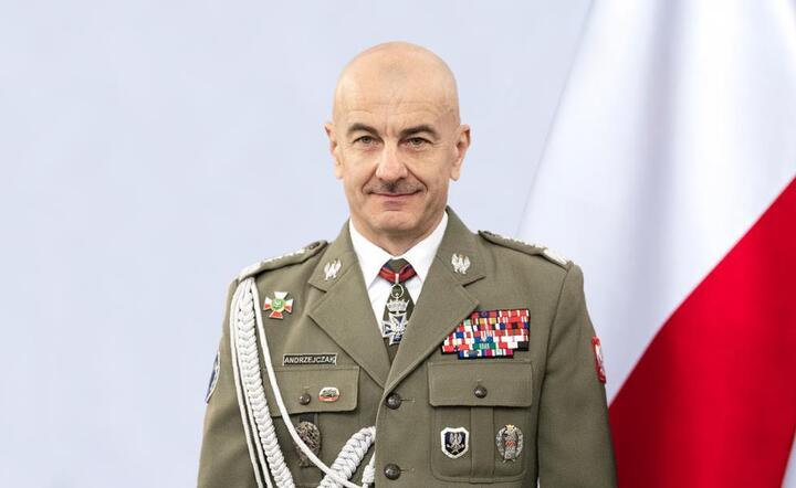 Gen. Rajmund Andrzejczak zrezygnował ze stanowiska