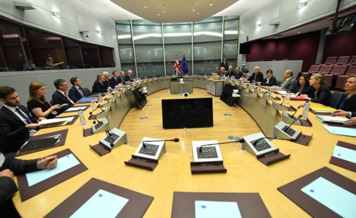Początek negocjacji brytyjsko-unijnych w siedzibie Komisji Europejskiej w Brukseli, fot. PAP/ EPA/EMMANUEL DUNAND