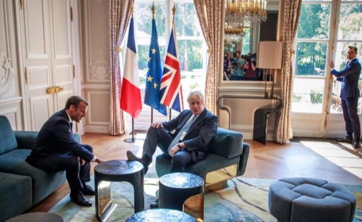 Emmanuel Macron i Boris Johnson / autor: PAP/EPA/CHRISTOPHE PETIT TESSON / POOL