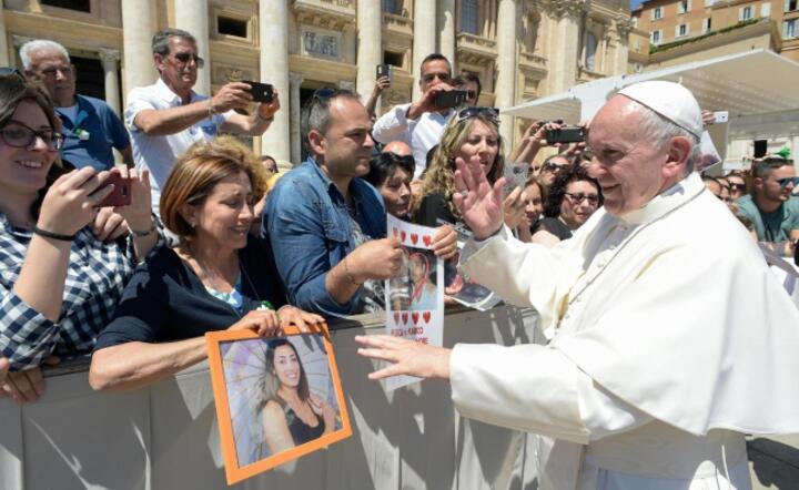 Papież Franciszek na watykańskim placu św. Piotra, fot. PAP/EPA/L'Osservatore Romano