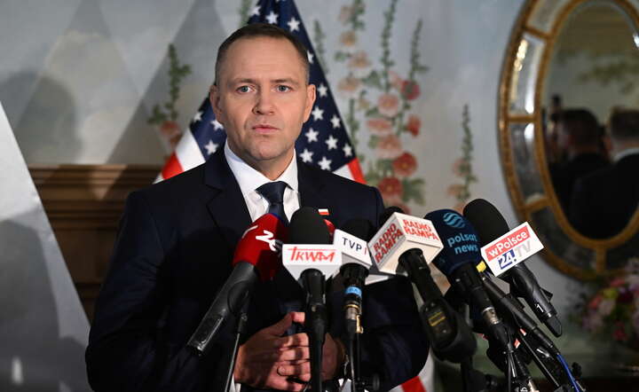 Prezydent RP Karol Nawrocki podczas wypowiedzi dla polskich mediów po spotkaniu z prezydentem USA Donaldem Trumpem, w Białym Domu / autor: PAP/Radek Pietruszka