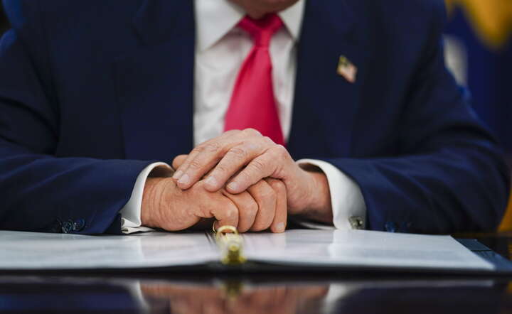 Prezydent USA Donald Trump w Białym Domu / autor: PAP/EPA/WILL OLIVER