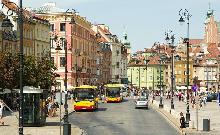 Komunikacja miejska w Warszawie  / autor: Pixabay