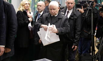 Jarosław Kaczyński zagłosował w komisji 333