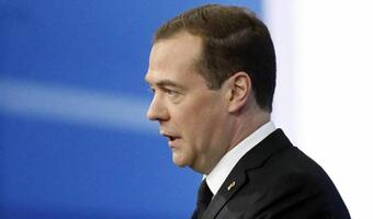 B. prezydent Rosji proponuje sankcje na wyborców i członków PiS