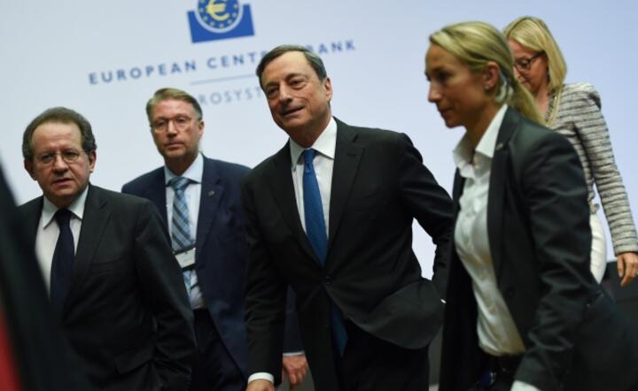Prezes EBC Mario Draghi przed konferencją w sprawie pomocy dla greckich banków fot. PAP / EPA/ARNE DEDERT