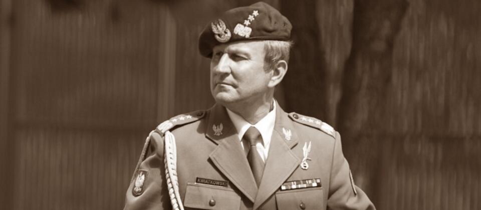 Generał Bronisław Kwiatkowski na zdjęciu z 2009 roku / autor: Ministerstwo Obrony Narodowej/Wikimedia Commons