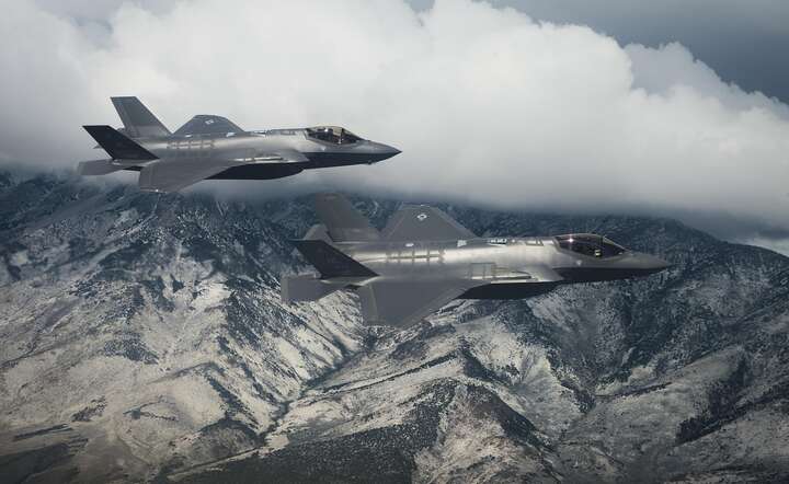 Amerykańskie myśliwce F-35 w locie / autor: Pixabay
