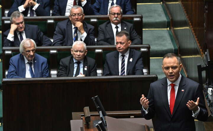 Prezydent RP Karol Nawrocki przemawia na sali posiedzeń Sejmu w Warszawie / autor: PAP/Radek Pietruszka