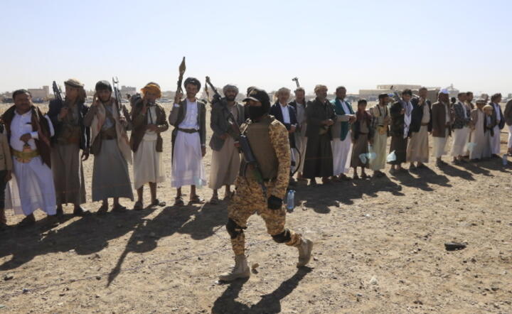 Bojownicy Huti w Jemenie / autor: PAP/EPA/YAHYA ARHAB
