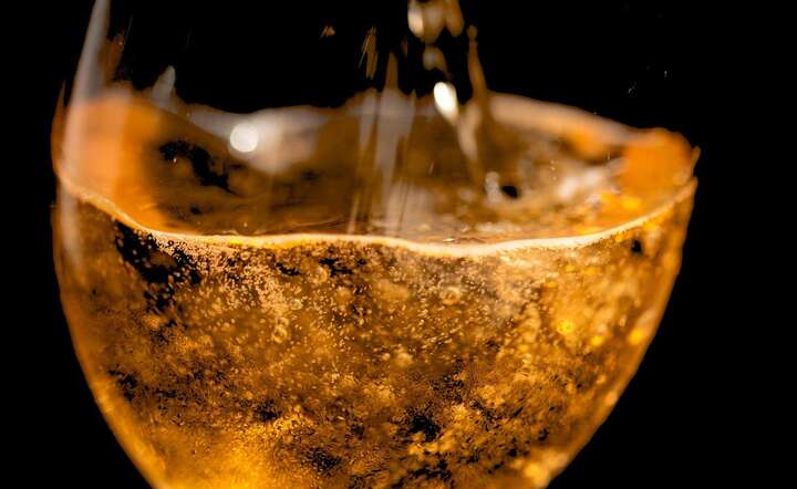 Ministerstwo Finansów chce podwyżki akcyzy na cydr w ramach mapy drogowej podwyżek podatków dla alkoholi / autor: Pixabay