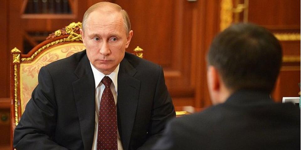 kremlin.ru: Kreml na bieżąco publikuje zdjęcia Putina. To spotkanie miało odbyć się 10 marca