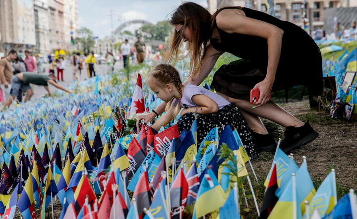 Kijów. Obchody rocznicy zbrodni w Ołeniwce / autor: PAP/EPA