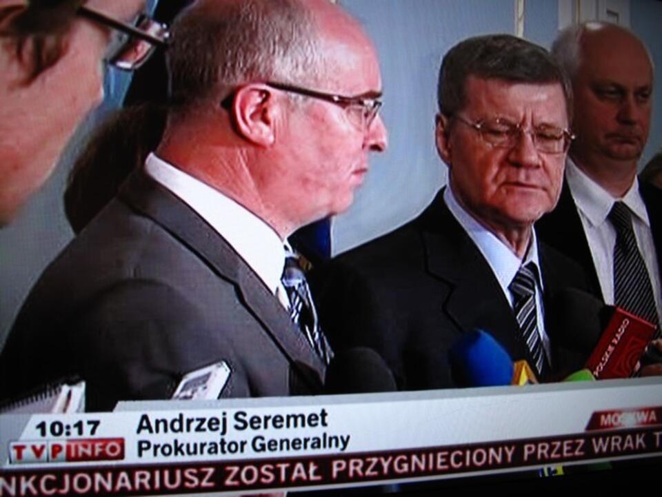 Andrzej Seremet ze swoim rosyjskim odpowiednikiem Jurijem Czajką. Fot. wPolityce.pl / TVP Info