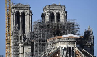 Szansa na uratowanie Notre Dame jak pół na pół