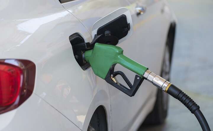 Promocyjne ceny paliw są łatwym sposobem na zmniejszenie kosztów podróży / autor: Pixabay