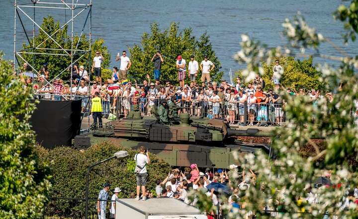 Czołgi K2 na paradzie w Święto Wojska Polskiego / autor: fot. Fratria