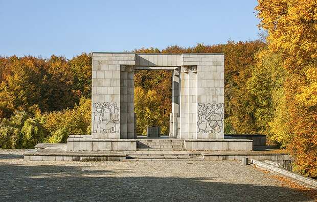 Pomnik Czynu Powstańczego / autor: wikimedia commons/Błażej Duk - Praca własna/ https://creativecommons.org/licenses/by-sa/4.0/ 
