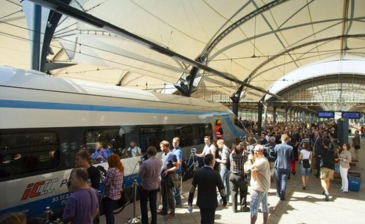 Skład Pendolino na peronie dworca we Wrocławiu, fot. materiały prasowe PKP Intercity