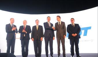 LOT oficjalnie już uruchomiło połączenia na Węgrzech. M Morawiecki: to ważny krok w kierunku konsolidacji rynku lotniczego w naszym regionie