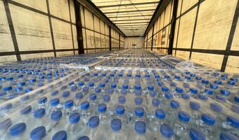 Ćwierć miliona butelek wody od KGHM dla Ukraińców