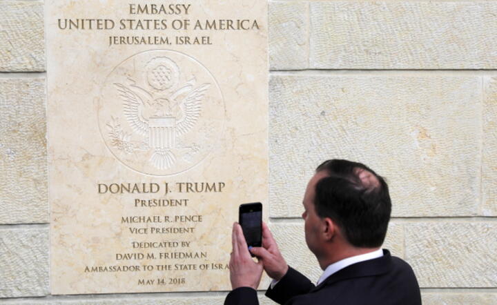 Jerozolimal: Otwarcie przeniesionej z Tel Awiwu siedziby ambasady USA w Izraelu / autor: fot. PAP/EPA/ABIR SULTAN