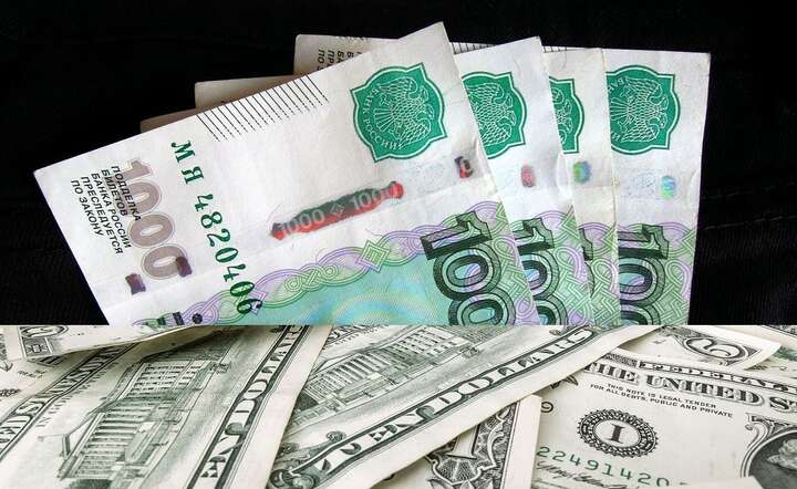 Zamrożone przez państwa G7 i UE aktywa rosyjskiego banku centralnego warte są 280 mld dol. / autor: Pixabay x 2