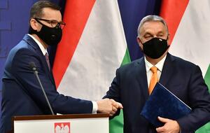 Premier RP Mateusz Morawiecki i premier Węgier Viktor Orban / autor: PAP/Andrzej Lange