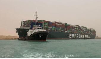 Gigantyczny korek na Kanale Sueskim! Kontenerowiec blokuje 150 statków