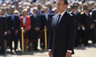WYBORY WE FRANCJI Prezydent Macron przypieczętuje dziś przejęcie pełni władzy? Na razie niska frekwencja