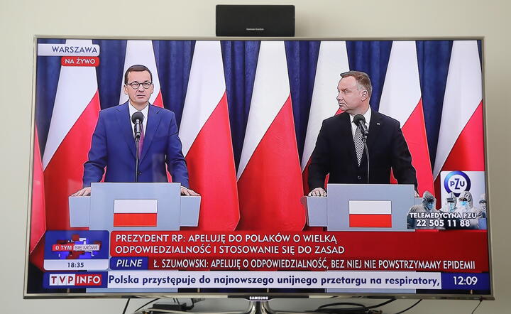 Prezydent i premier podczas wspólnej konferencji / autor: PAP/Wojciech Olkuśnik