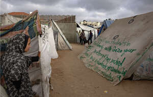 Obóz dla uchodźców Rafah na południu Strefy Gazy / autor: PAP/EPA/HAITHAM IMAD