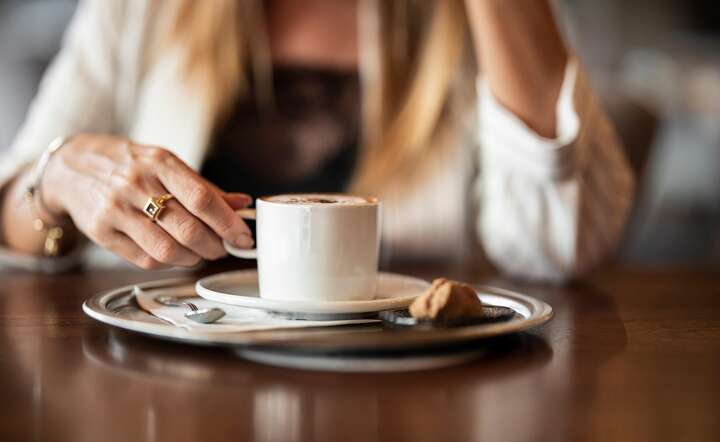W Warszawie ceny cappuccino w kawiarni zaczynają się od 9 zł, co stolicę Polski stawia w środku rankingu / autor: Pixabay