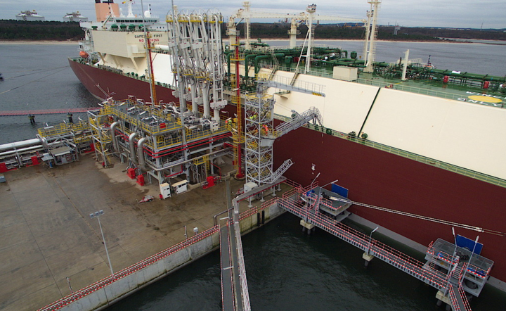 Dostawa gazu LNG z Kataru rozładowywana w terminalu w Świnoujściu / autor: fot. materiały prasowe GazSystem