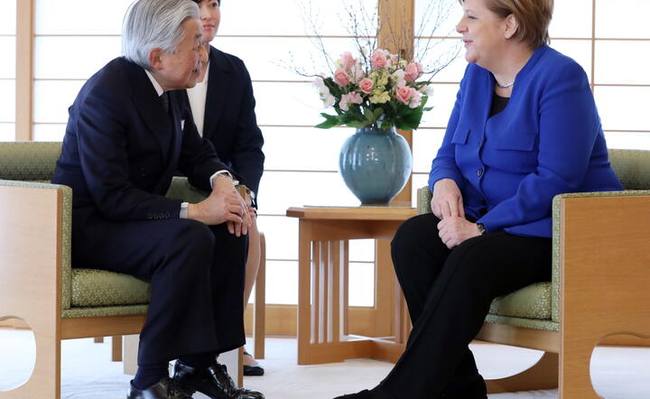 Cesarz Japonii Akihito i kanclerz Niemiec Angela Merkel / autor: PAP/EPA/JIJI PRESS