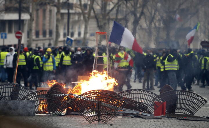 France protest / autor: PAP/EPA/IAN LANGSDON