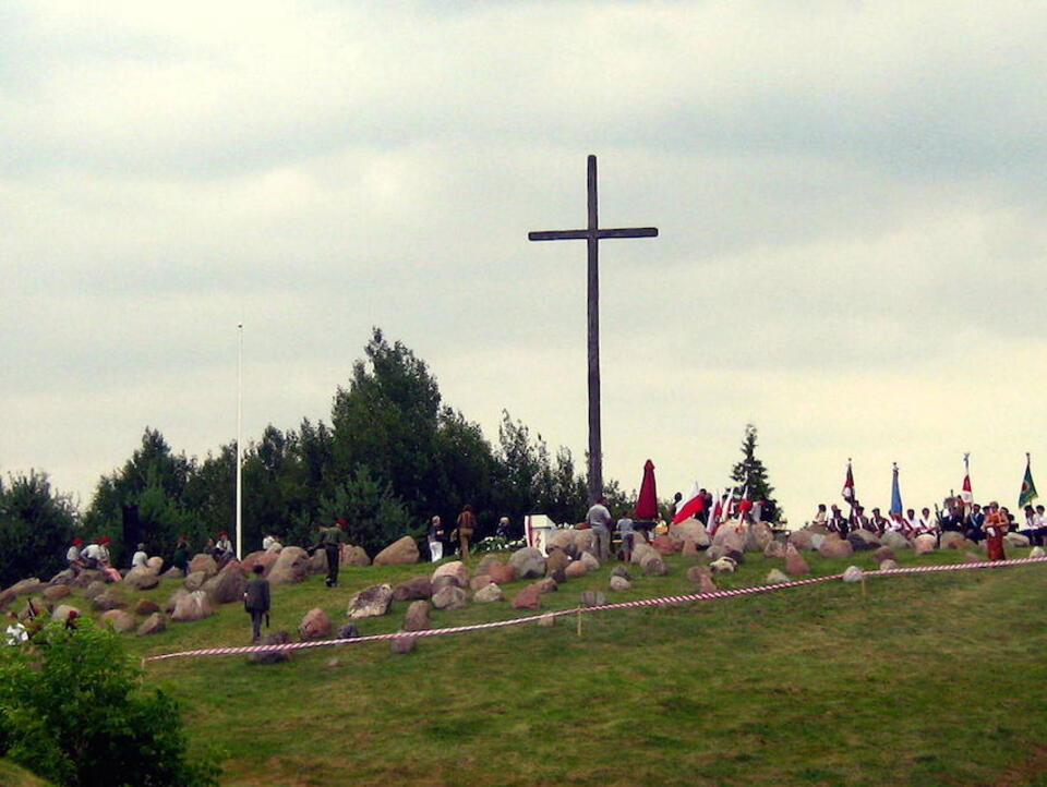 Krzyż w Gibach, fot. CC BY-SA 3.0/Radosław Drożdżewski (Zwiadowca21)