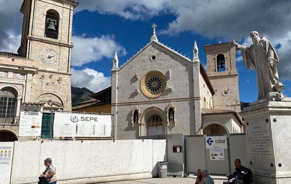 Odbudowana bazylika św. Benedykta w Nursji / autor: Krzysztof Bronk/Vatican Media