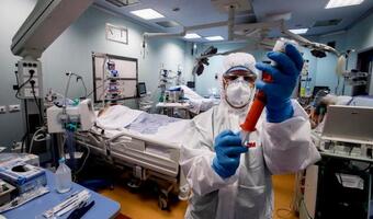 Włoscy naukowcy apelują o drastyczne kroki w walce z epidemią