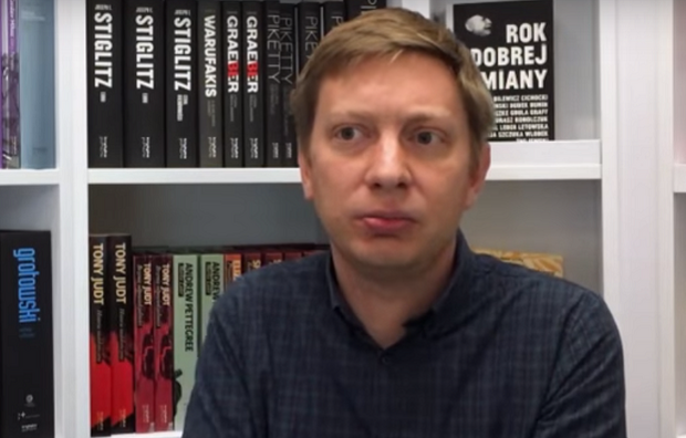 Dr hab. Michał Bilewicz / autor: YouTube/Krytyka Polityczna; Twitter