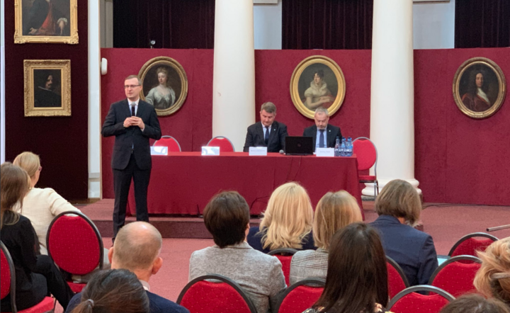 Konferencja PPK / autor: Źródło: twitter Grupa PFR
